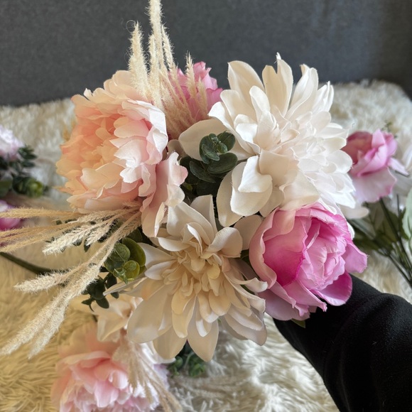 Faux Floral Bouquet Arrangement Set of 4 - Picture 12 of 16